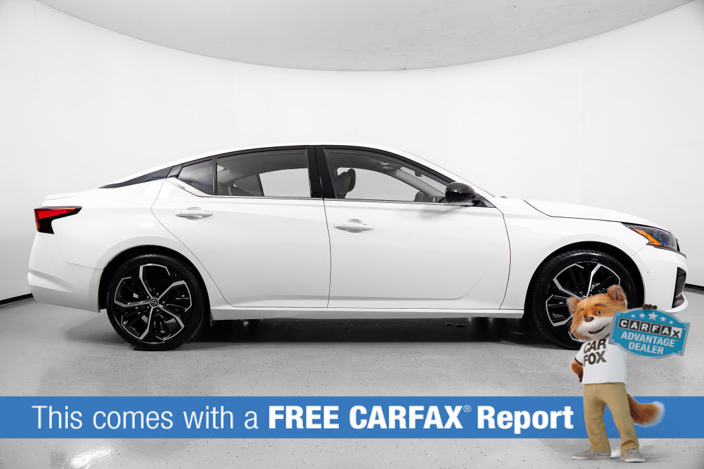 Used 2024 Nissan Altima 2.5 SR FWD image 3