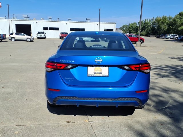 Used 2025 Nissan Sentra SV FWD image 4