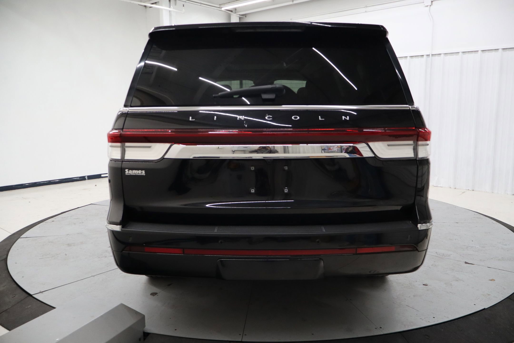 Used 2023 Lincoln Navigator L Reserve image 4