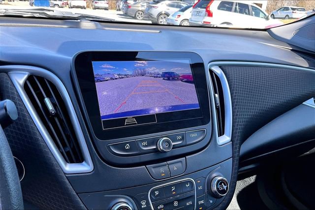 Used 2023 Chevrolet Malibu LT image 14