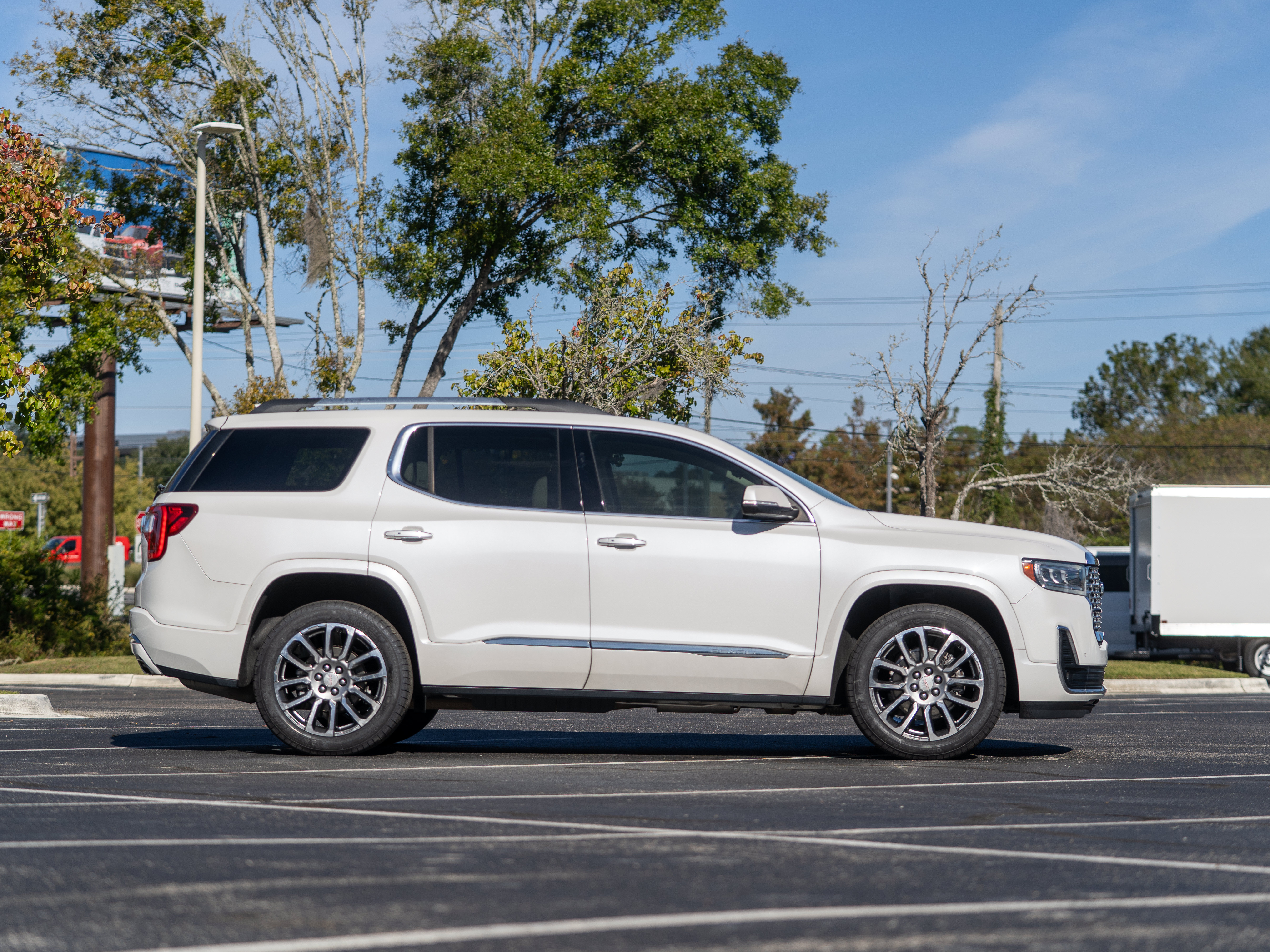 Used 2023 GMC Acadia Denali w/ Denali Ultimate Package FWD image 5