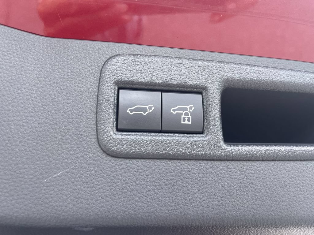 Used 2023 Toyota Venza Limited AWD/4WD image 16