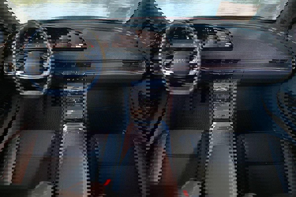 Used 2024 Lucid Air Touring image 15