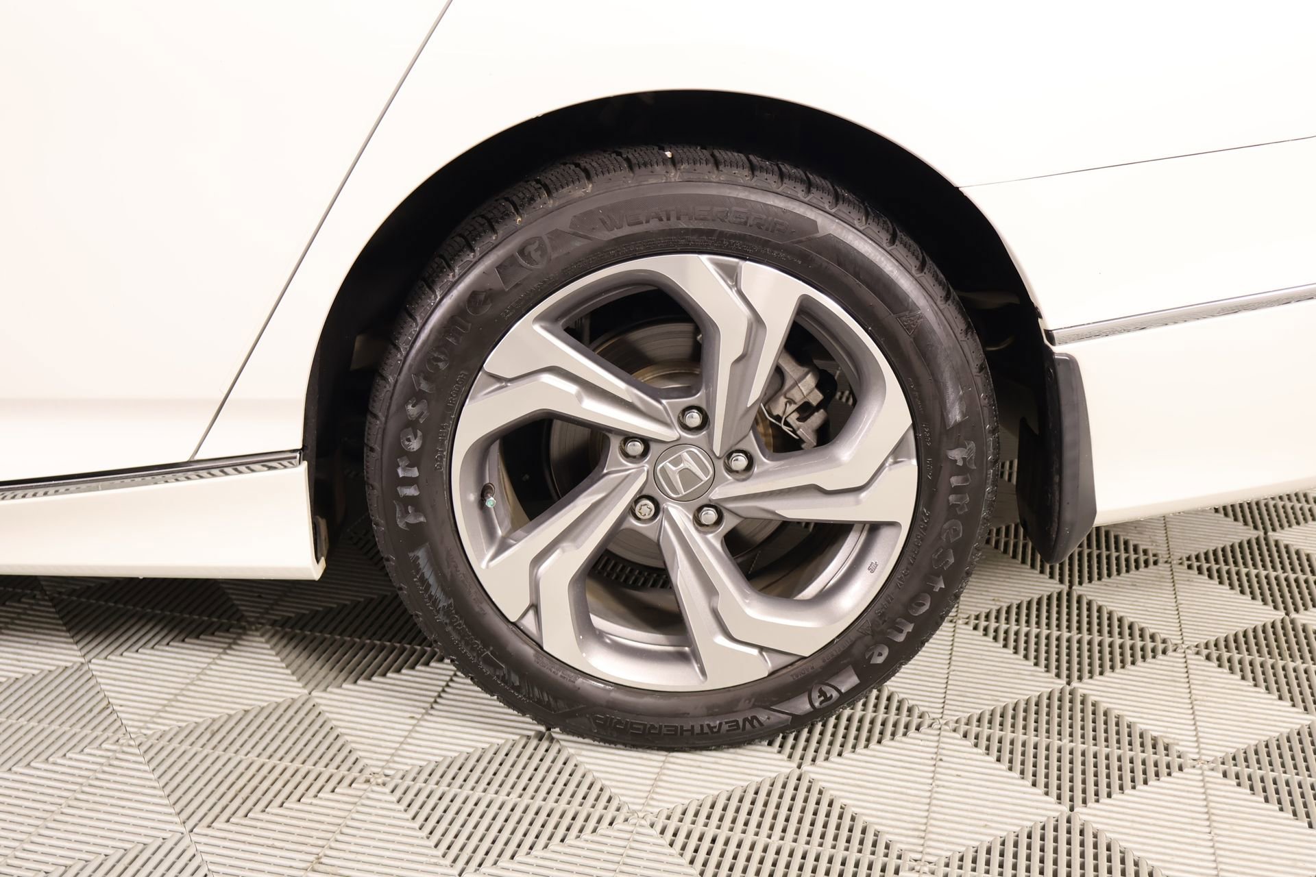 Used 2018 Honda Accord EX-L image 19