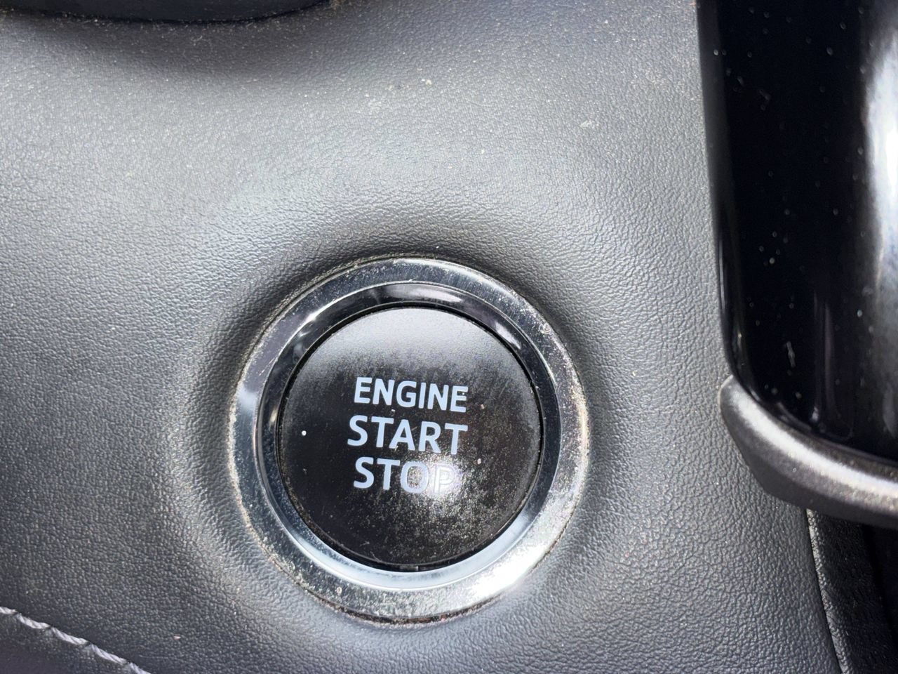 Used 2022 Toyota Highlander XLE FWD image 6