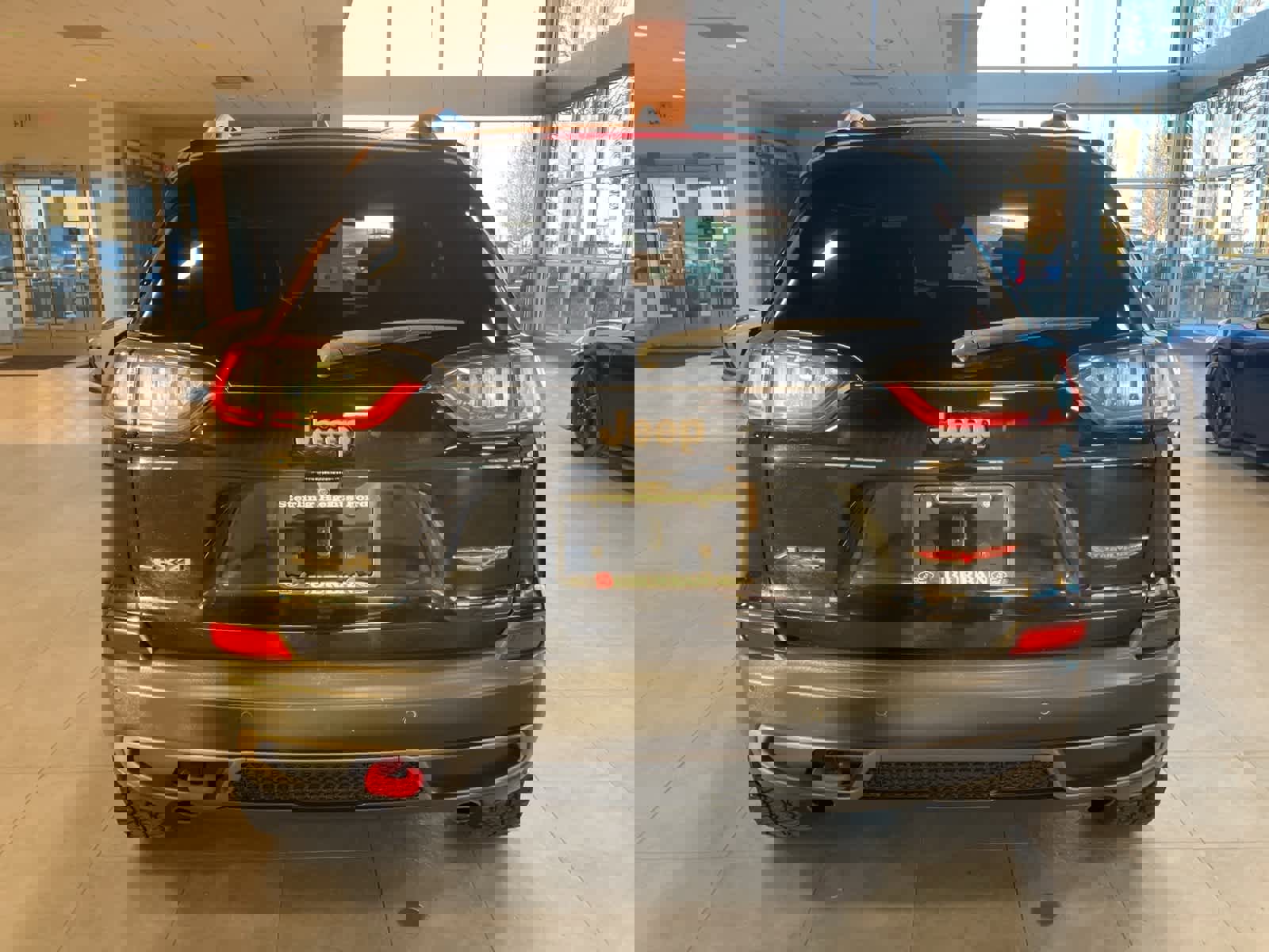 Used 2019 Jeep Cherokee Trailhawk w/ Cold Weather Group image 6