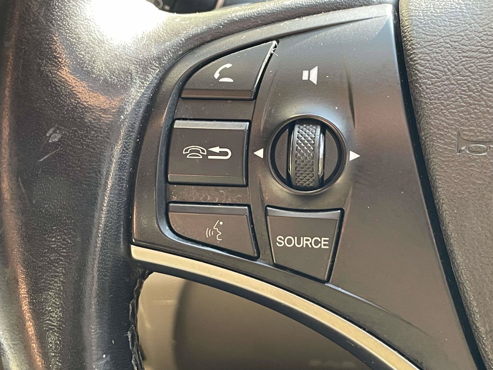 Used 2017 Acura MDX SH-AWD image 26