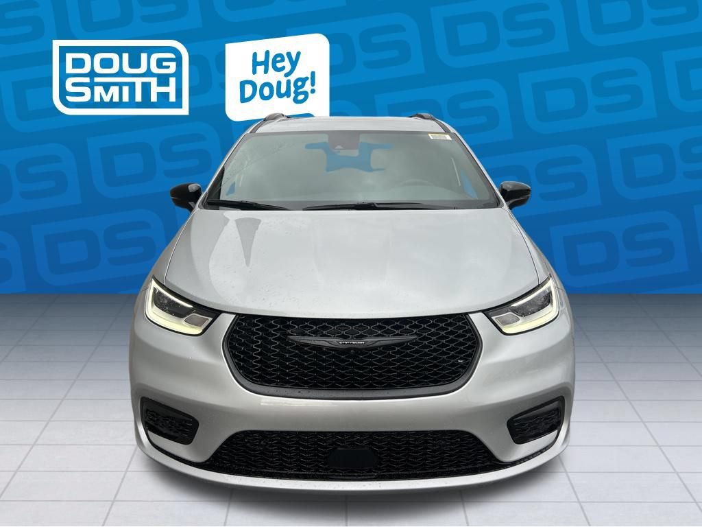New 2026 Chrysler Pacifica Select w/ S Appearance Package FWD image 8