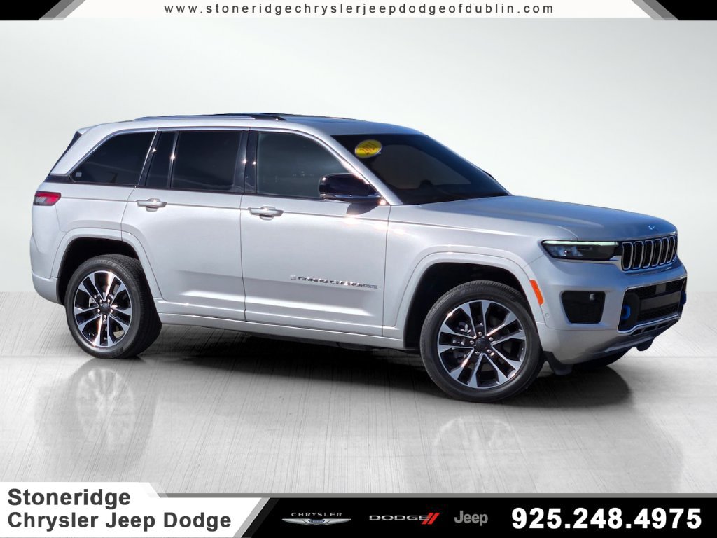 Used 2023 Jeep Grand Cherokee Overland w/ Advanced Protech Group III AWD/4WD image 1