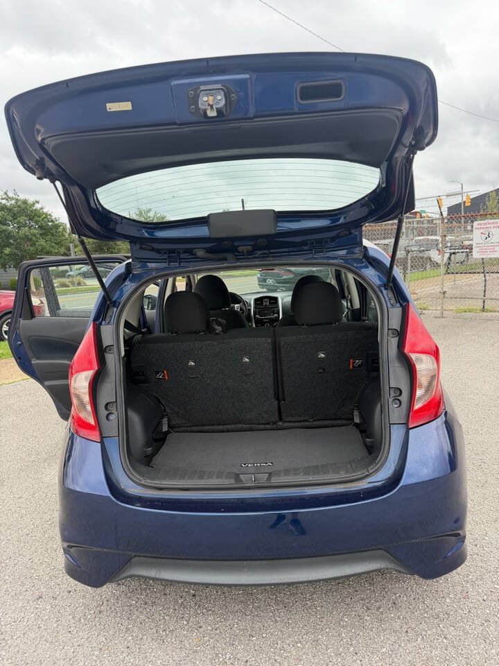 Used 2018 Nissan Versa Note SV FWD image 12