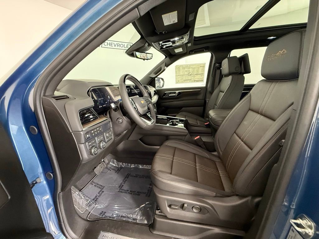 New 2026 Chevrolet Tahoe High Country AWD/4WD image 16