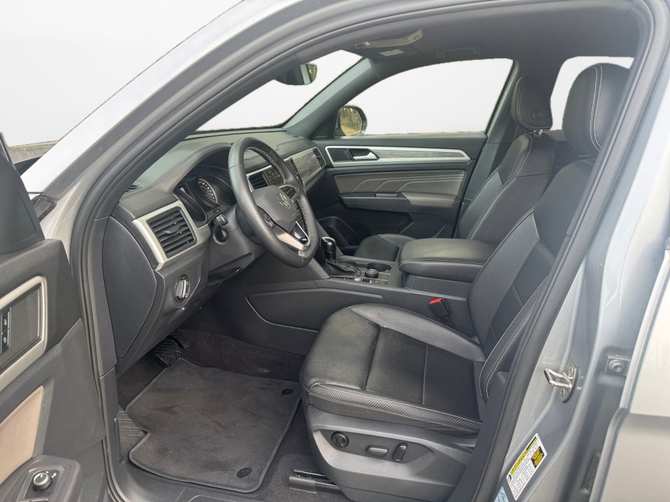 Used 2021 Volkswagen Atlas Cross Sport SE image 11