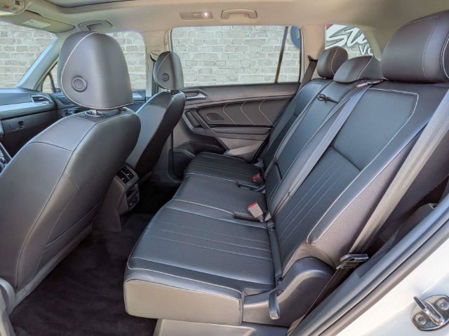 Certified 2023 Volkswagen Tiguan SE w/ Panoramic Sunroof Package FWD image 14