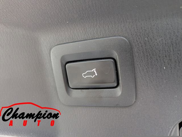 Used 2018 MAZDA CX-9 Touring w/ Touring Premium Package image 17