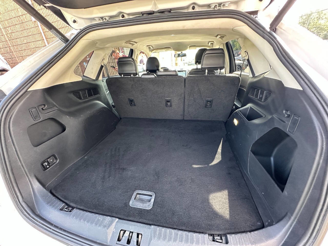 Used 2016 Ford Edge SEL w/ Equipment Group 201A AWD/4WD image 27