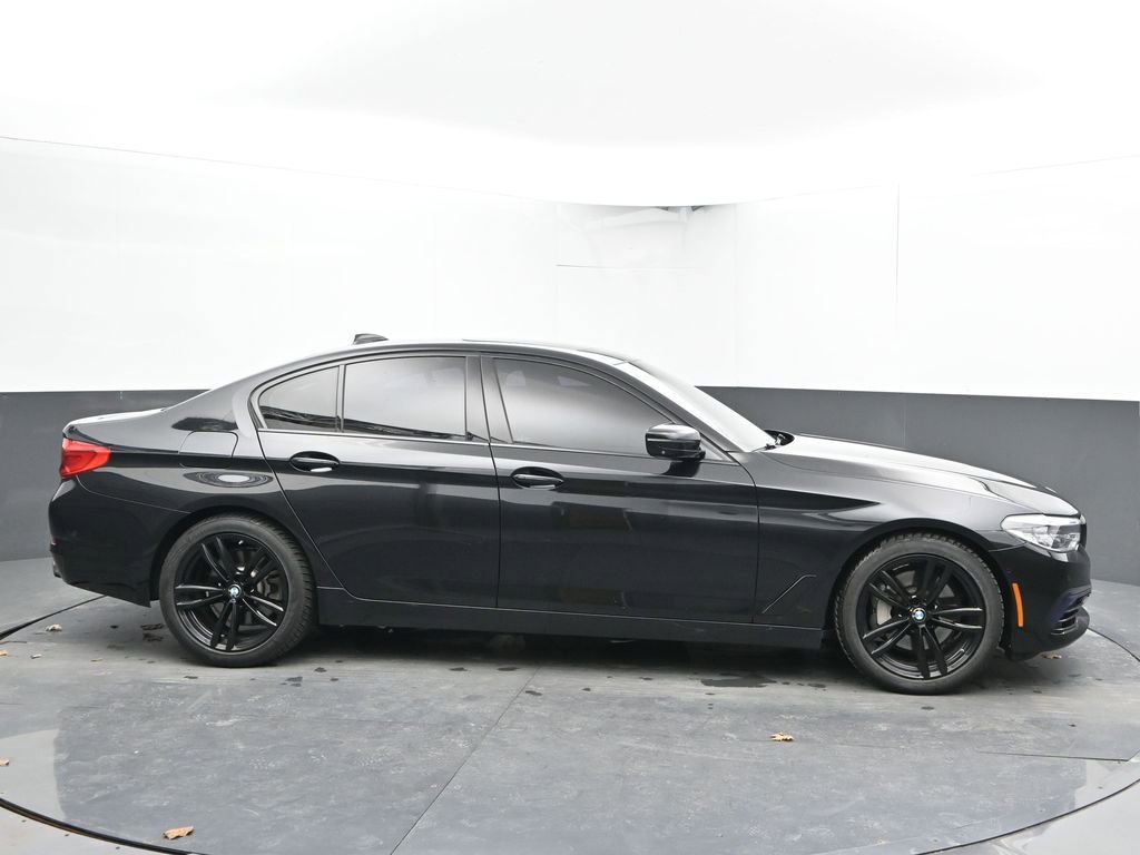 Used 2017 BMW 540i xDrive image 11