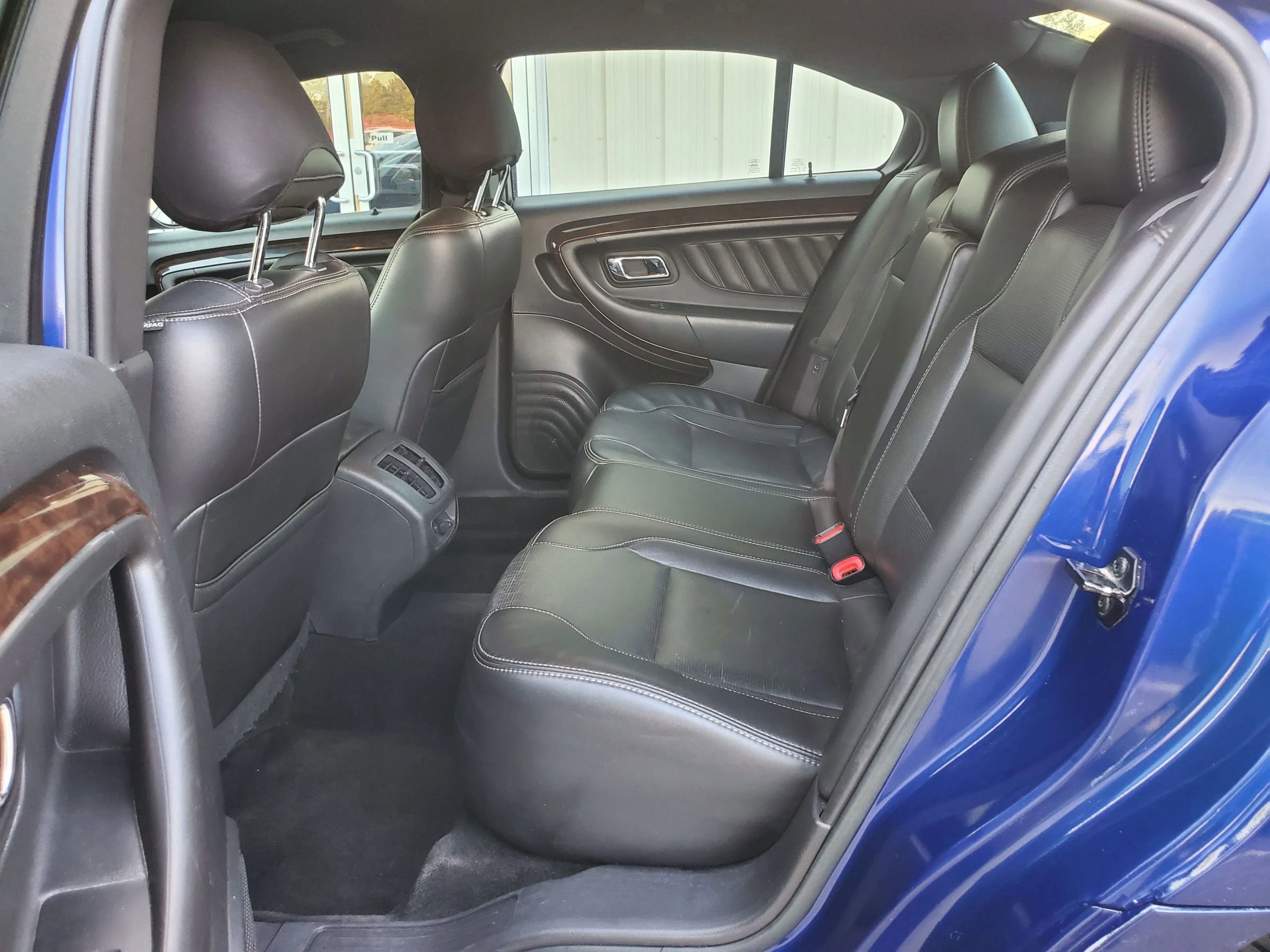 Used 2013 Ford Taurus Limited image 26