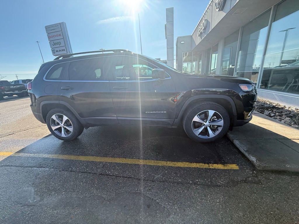 Used 2022 Jeep Cherokee Limited image 5