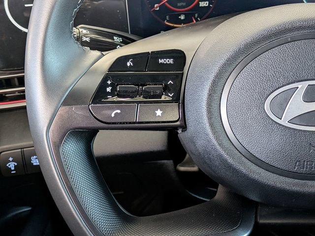 Used 2025 Hyundai Elantra SEL image 15