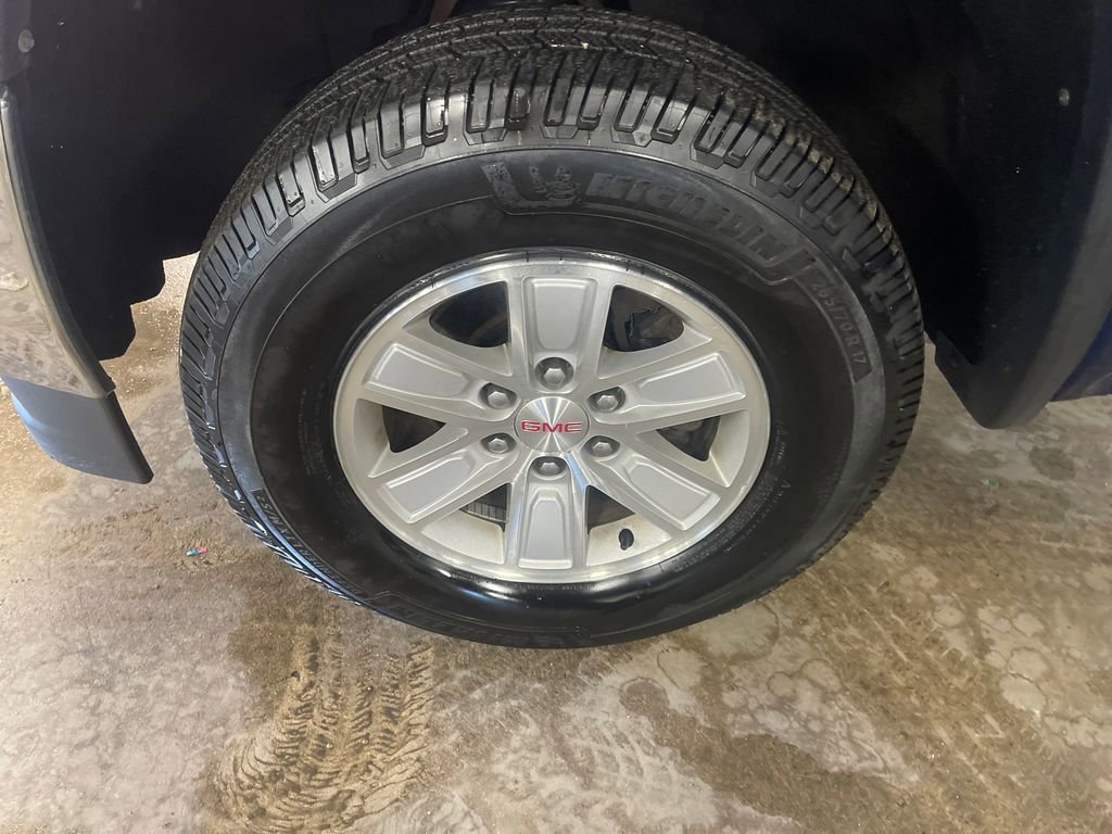 Used 2018 GMC Sierra 1500 SLE w/ SLE Value Package AWD/4WD image 11