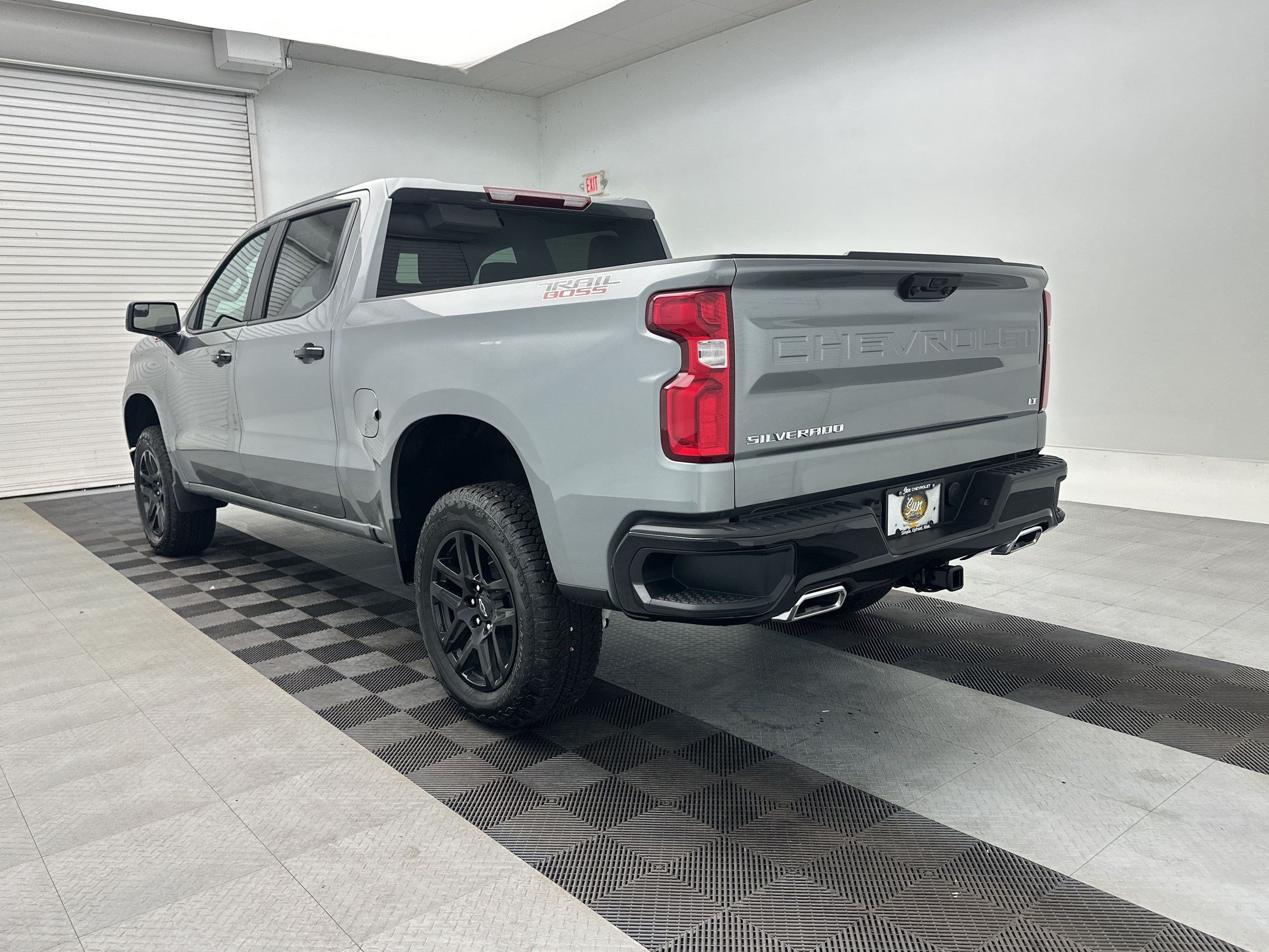 New 2026 Chevrolet Silverado 1500 LT Trail Boss w/ LPO, Dark Essentials Package AWD/4WD image 3
