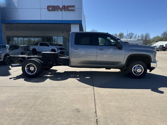 New 2026 Chevrolet Silverado 3500 LT w/ Convenience Package image 2