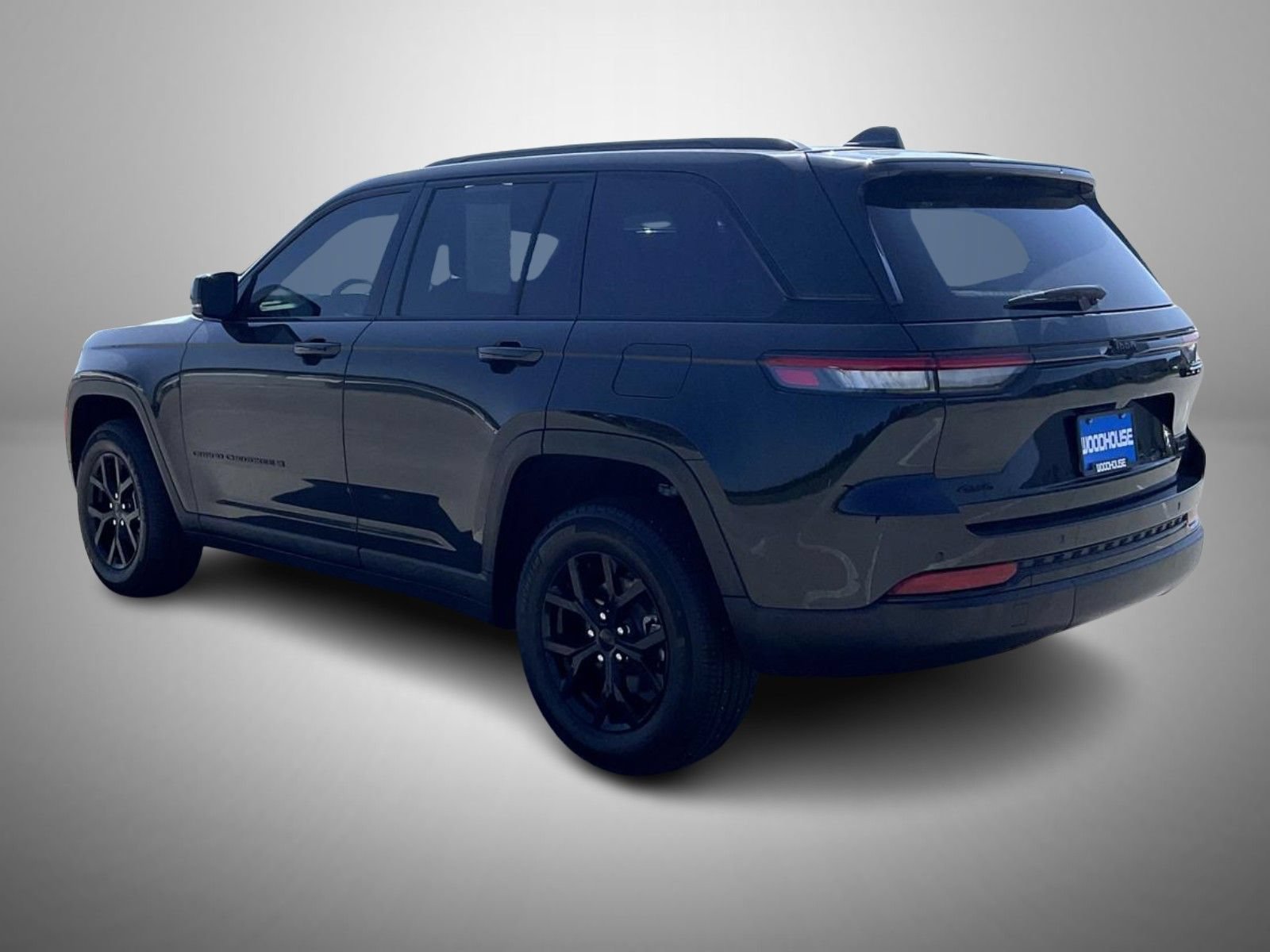 Used 2024 Jeep Grand Cherokee Altitude AWD/4WD image 7