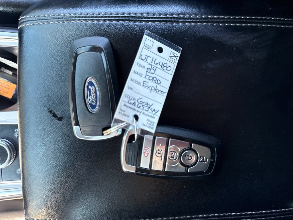 Used 2024 Ford Explorer XLT w/ Equipment Group 202A AWD/4WD image 37