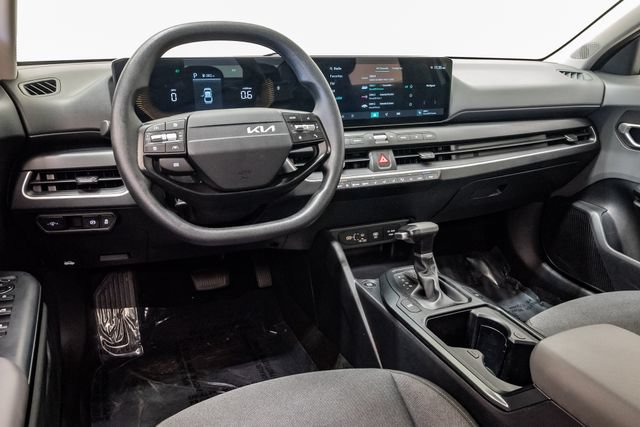 Used 2025 Kia K4 FWD image 7