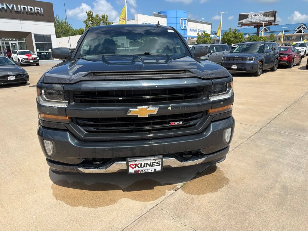Used 2017 Chevrolet Silverado 1500 LT w/ All Star Edition AWD/4WD image 4