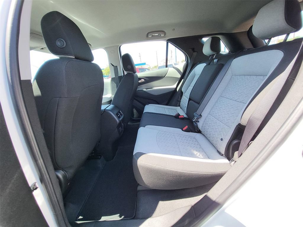 Used 2022 Chevrolet Equinox LS FWD image 15