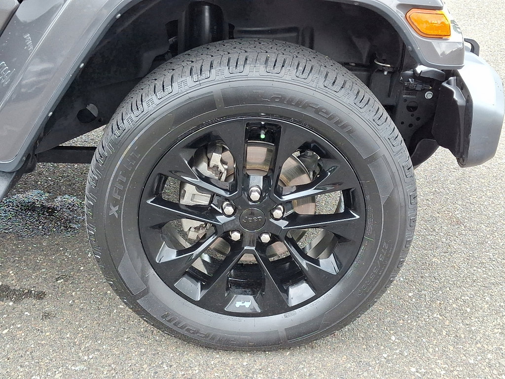 Used 2021 Jeep Wrangler Unlimited Sahara w/ Cold Weather Group image 9