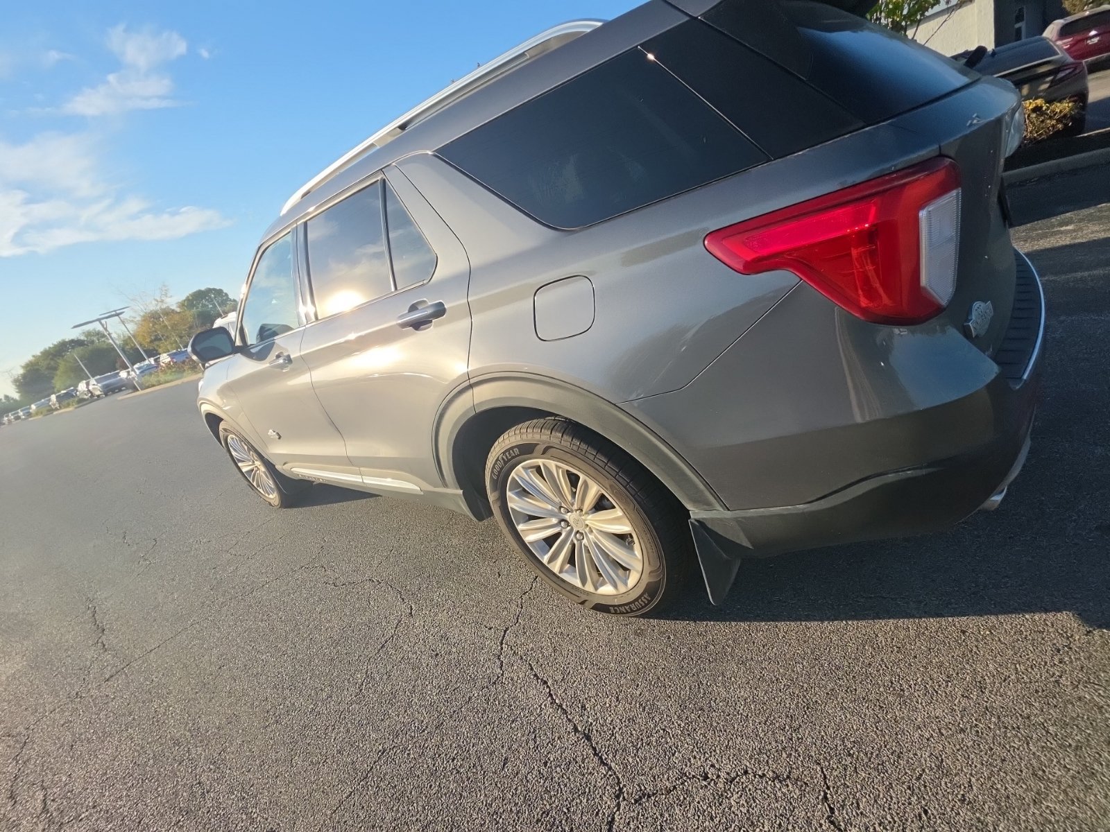 Used 2022 Ford Explorer King Ranch w/ Premium Technology Package AWD/4WD image 17