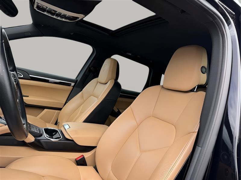 Used 2016 Porsche Cayenne image 37