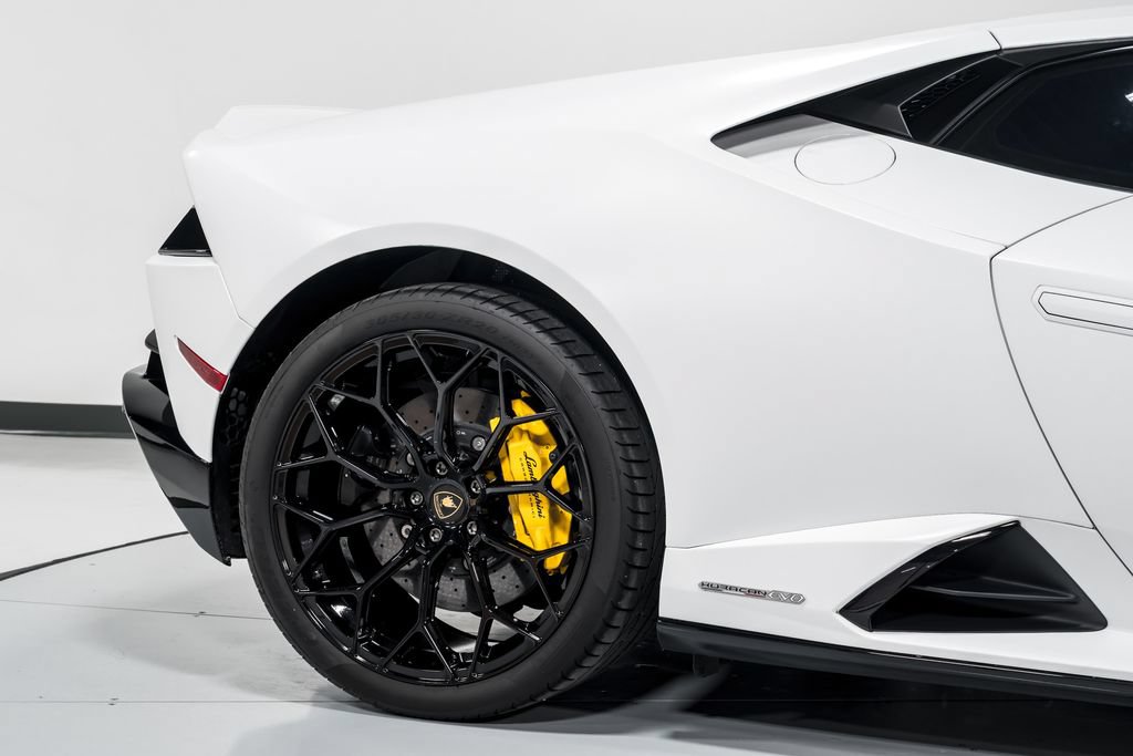 Used 2022 Lamborghini Huracan EVO AWD/4WD image 47