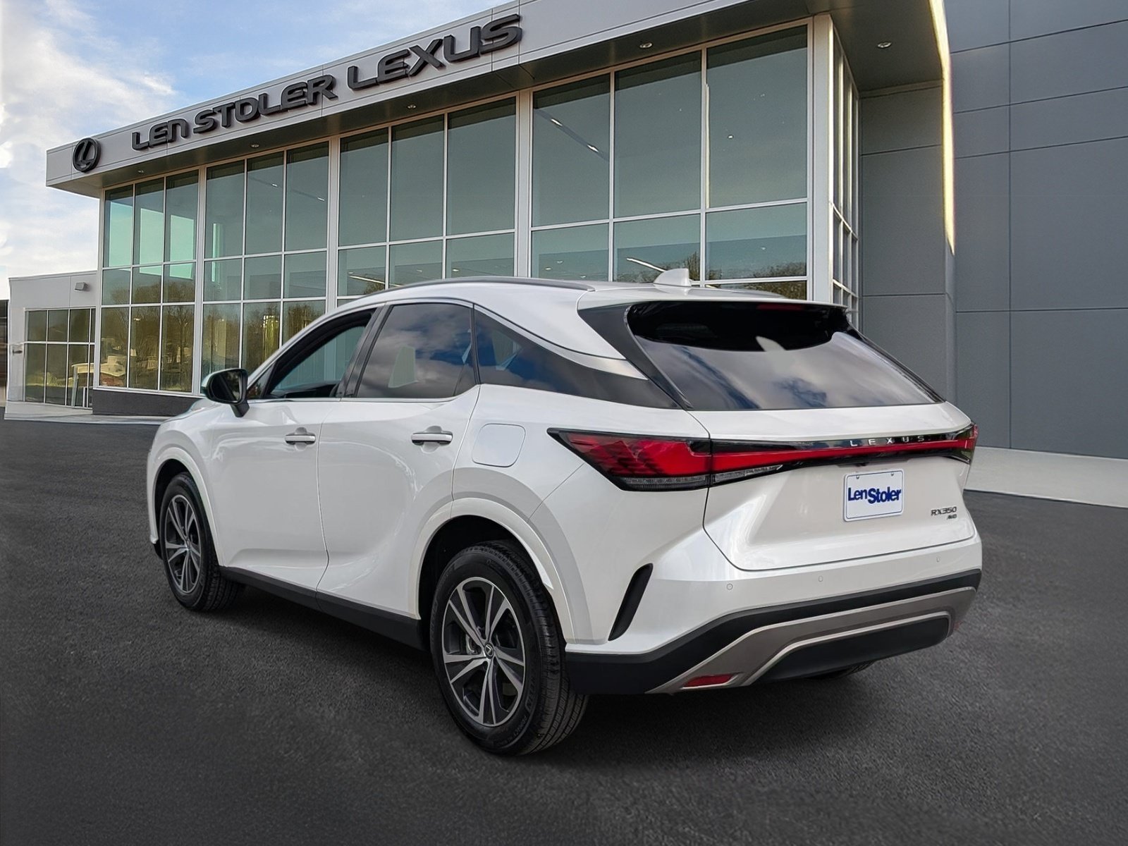 Used 2024 Lexus RX 350 Premium w/ Accessory Package (Z1) AWD/4WD image 5