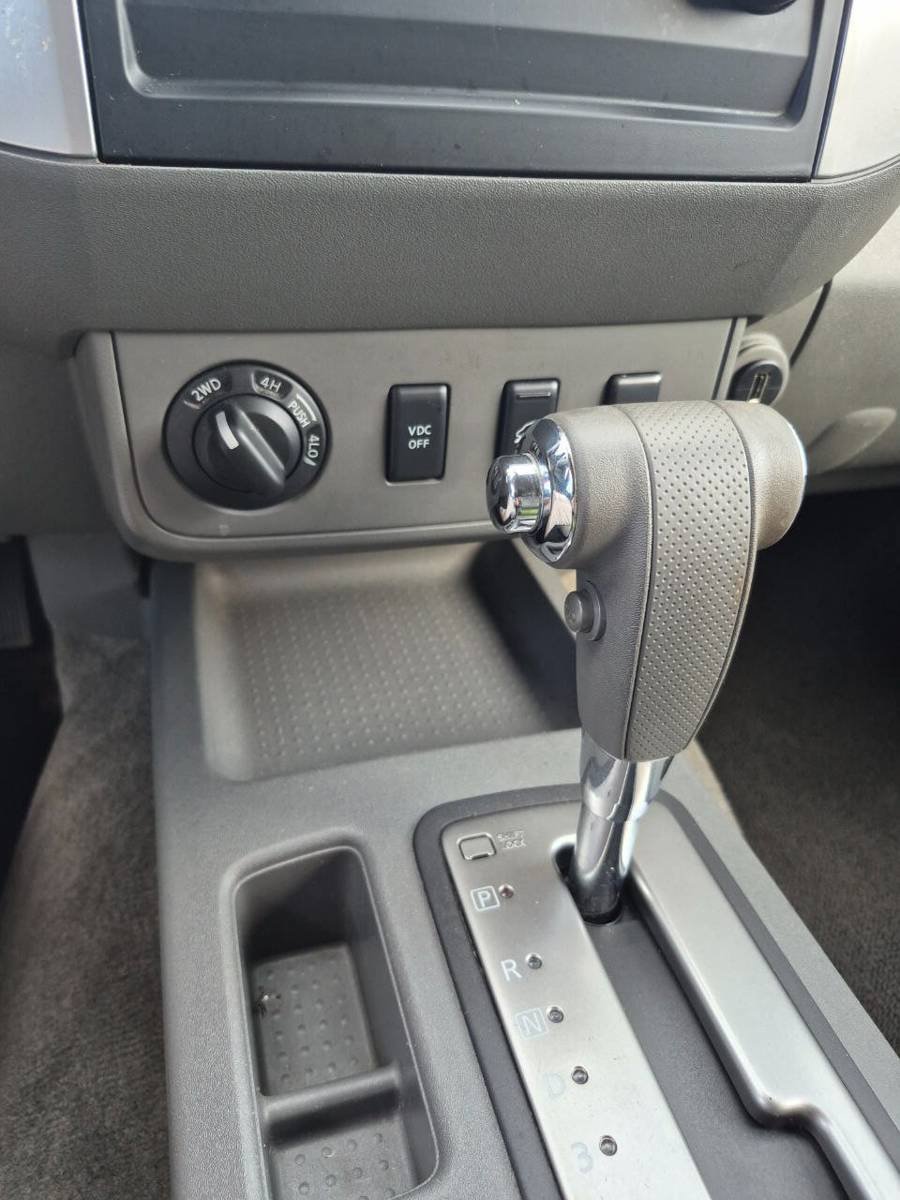 Used 2010 Nissan Frontier SE AWD/4WD image 21