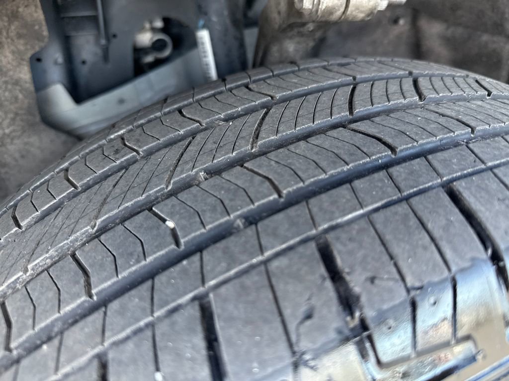 Used 2024 Jeep Grand Cherokee L Limited w/ Luxury Tech Group II image 34