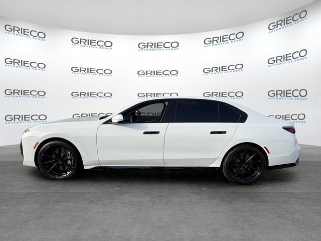 Used 2023 BMW 760i xDrive AWD/4WD image 4