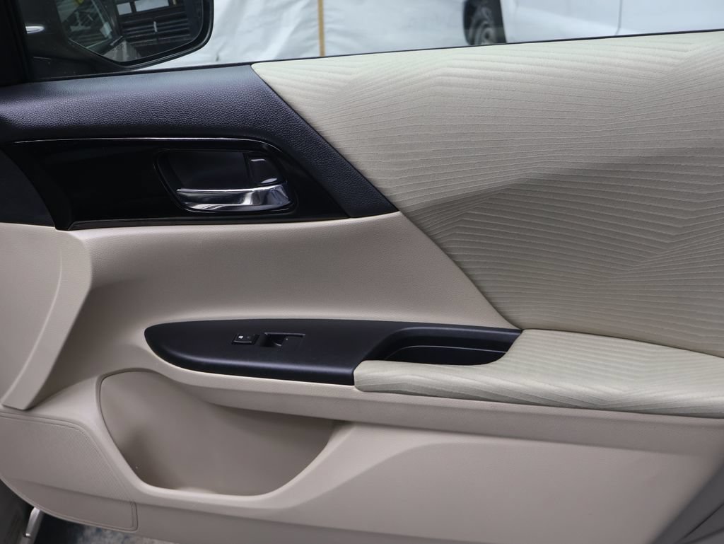 Used 2016 Honda Accord LX image 11