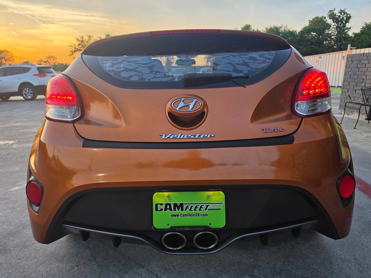 Used 2015 Hyundai Veloster Turbo FWD image 12