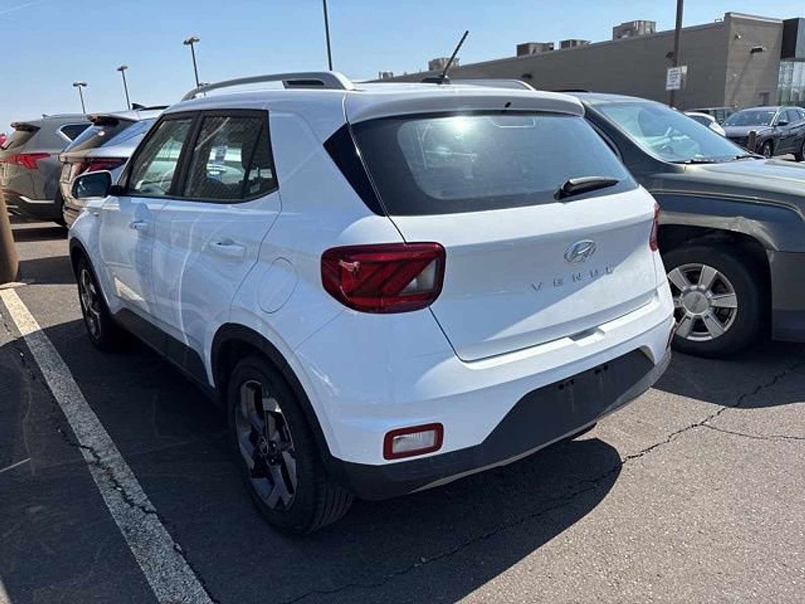 Certified 2025 Hyundai Venue SEL image 5