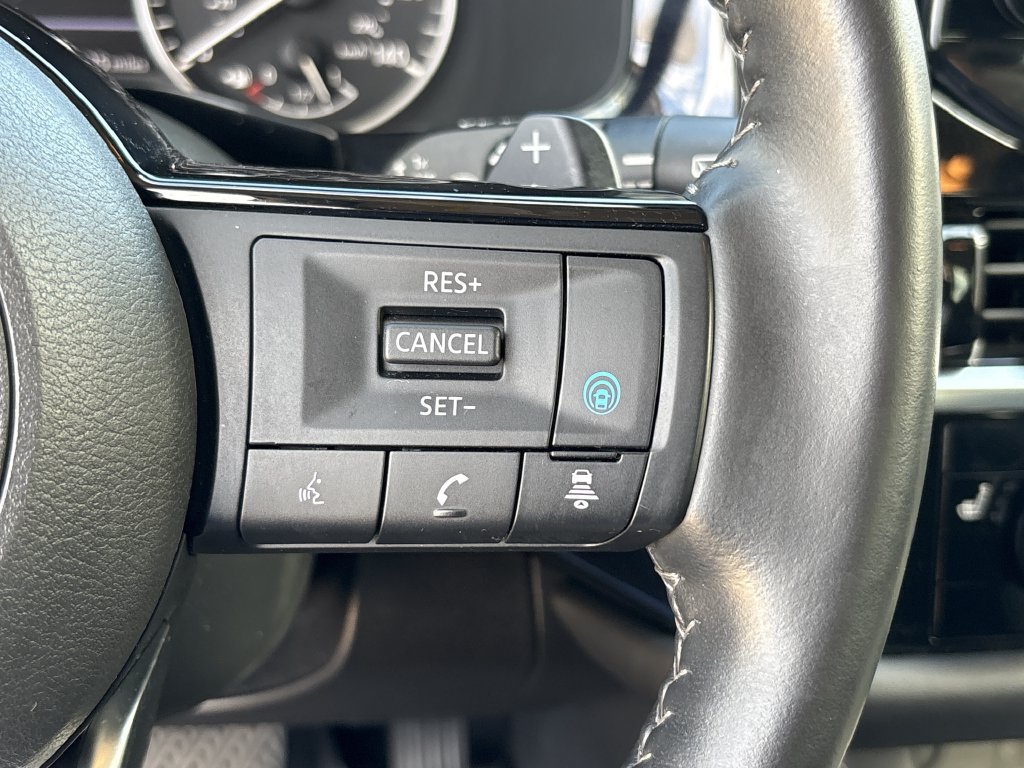 Used 2023 Nissan Pathfinder SL FWD image 17