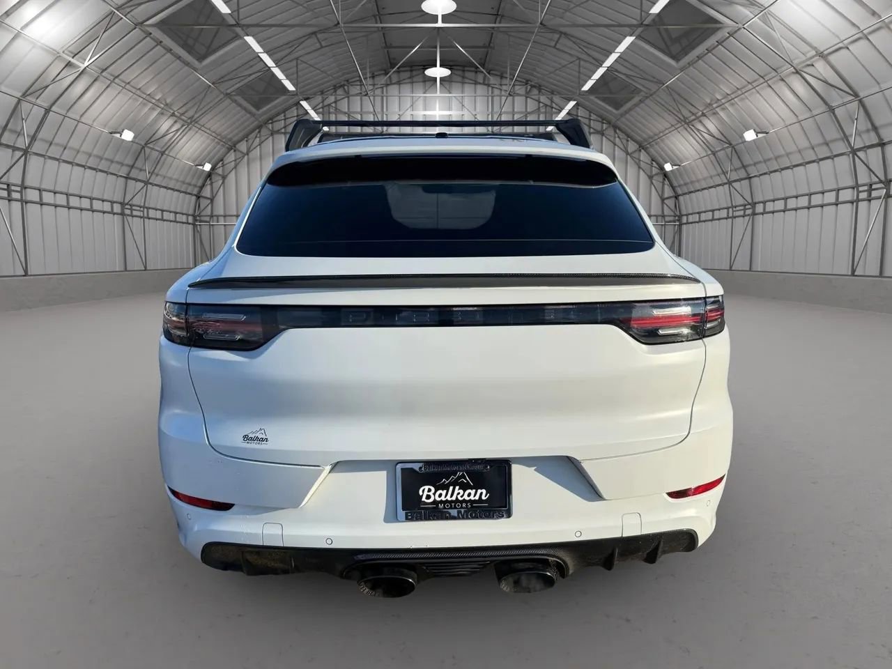 Used 2022 Porsche Cayenne Turbo image 9