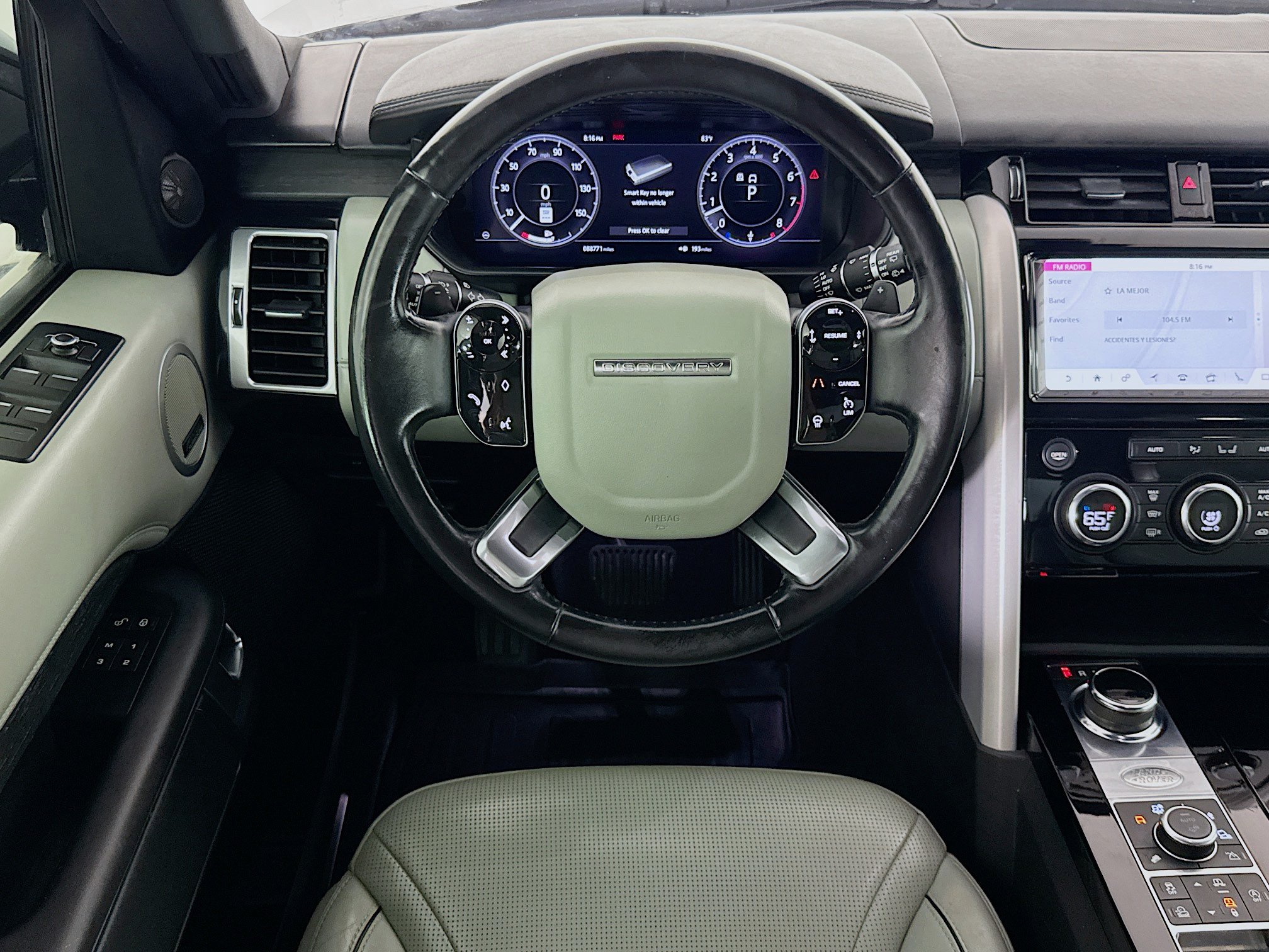 Used 2019 Land Rover Discovery HSE Luxury AWD/4WD image 16