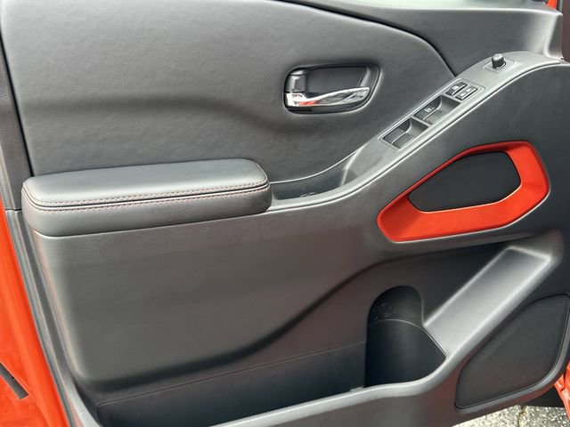 Used 2025 Nissan Frontier Pro-X image 4