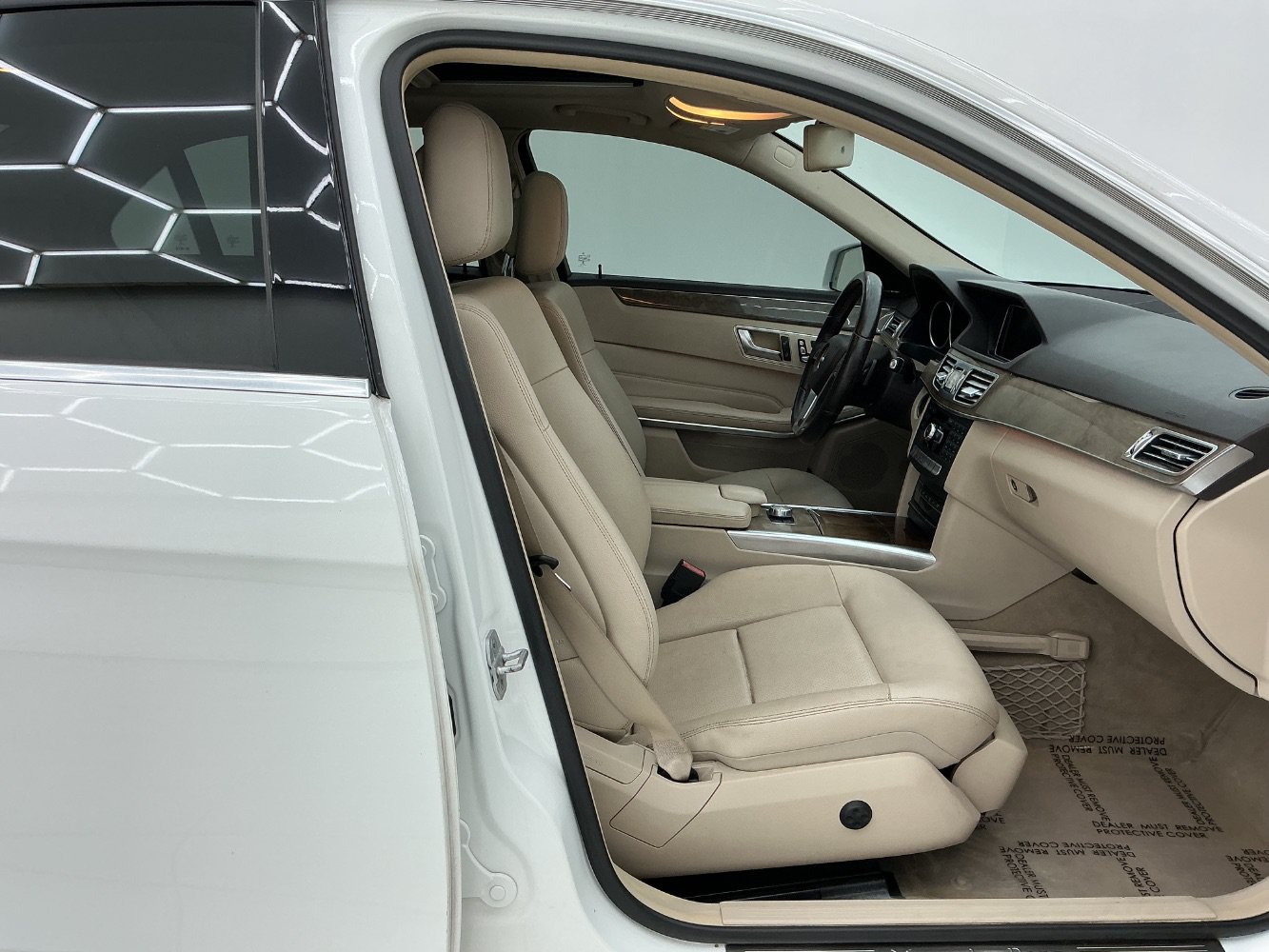 Used 2015 Mercedes-Benz E 350 4MATIC Sedan w/ Premium 1 Package image 15
