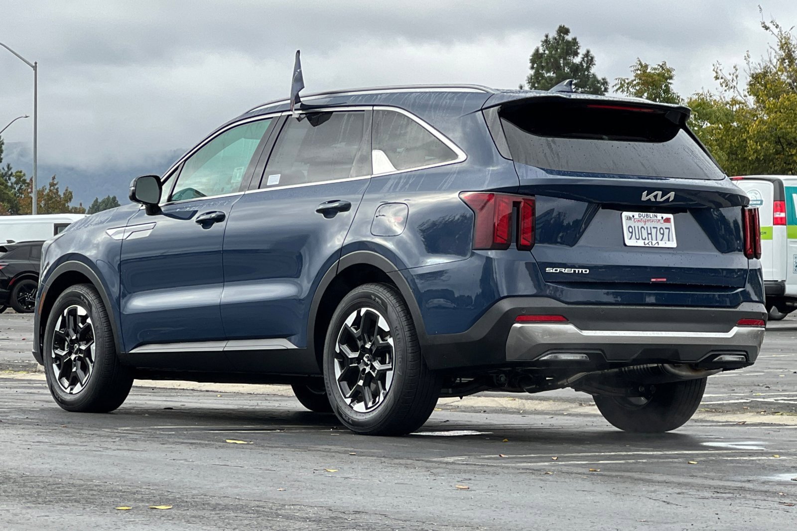 Certified 2025 Kia Sorento S image 7