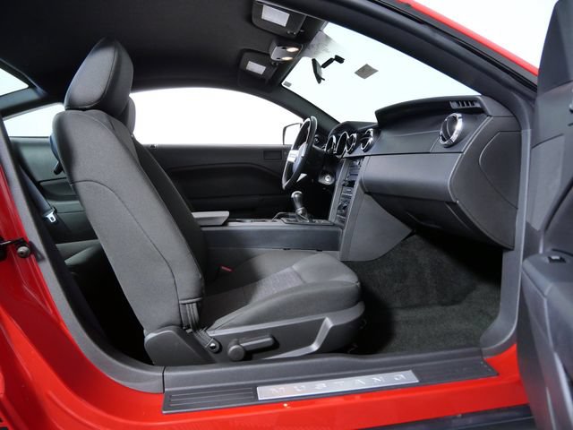 Used 2005 Ford Mustang Coupe RWD image 9