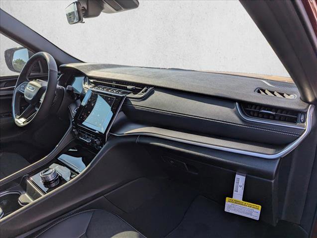 New 2025 Jeep Grand Cherokee Altitude image 29